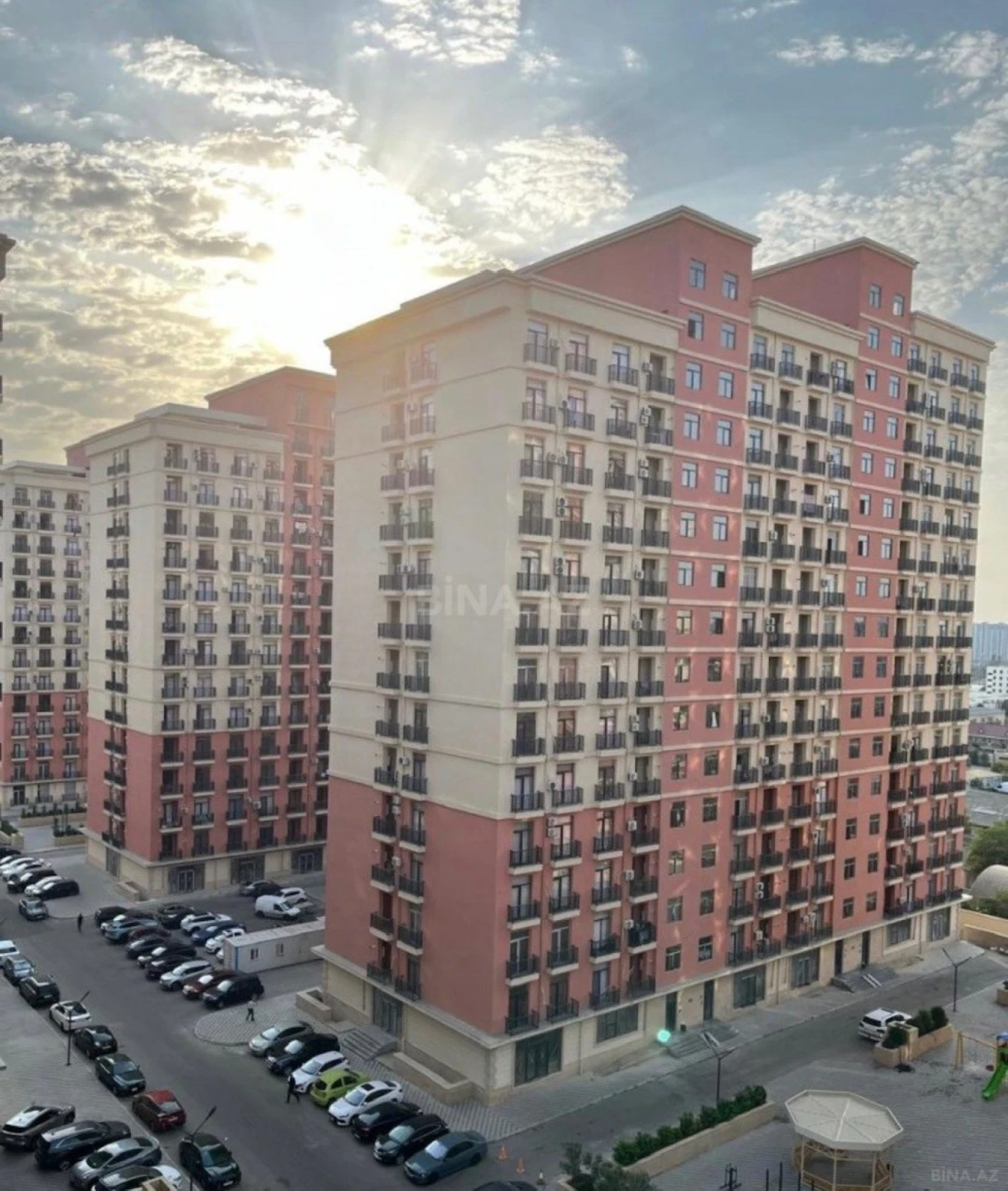 Satılır 2 otaqlı mənzil 82 m²