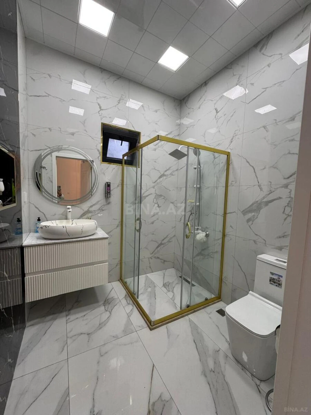 Kirayə verilir 6 otaqlı həyət evi 250 m²