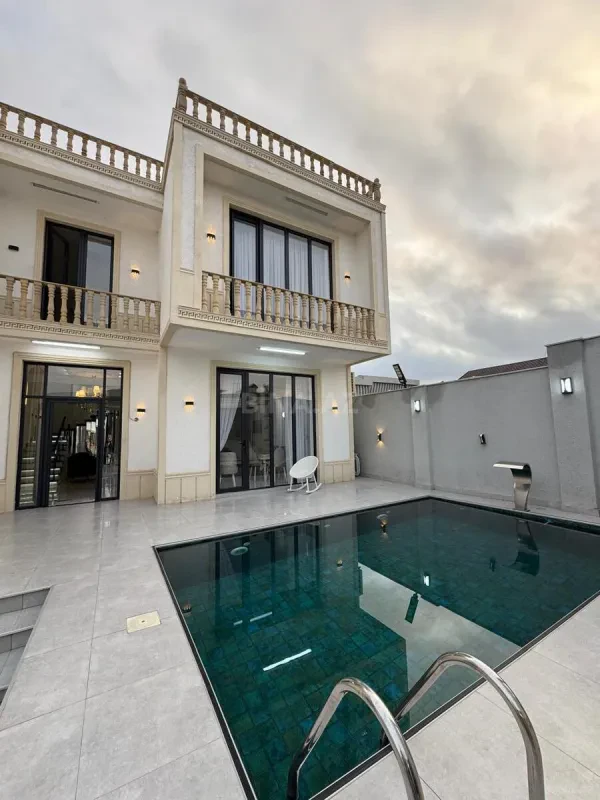 Kirayə verilir 6 otaqlı həyət evi 250 m²