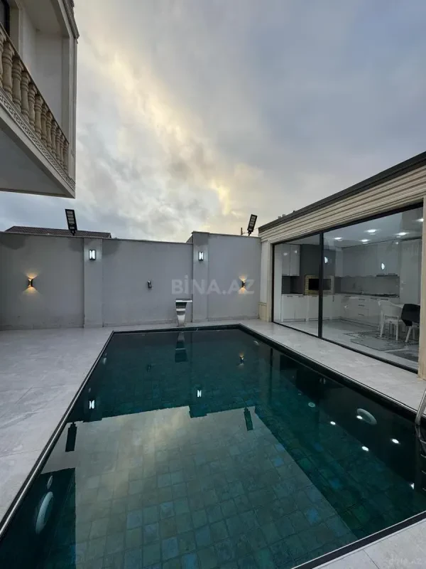Kirayə verilir 6 otaqlı həyət evi 250 m²