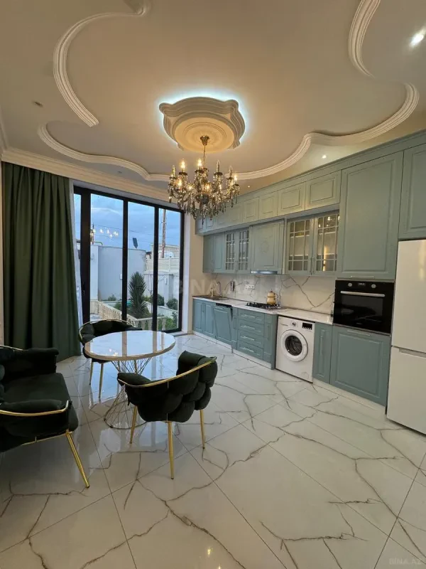 Kirayə verilir 6 otaqlı həyət evi 250 m²