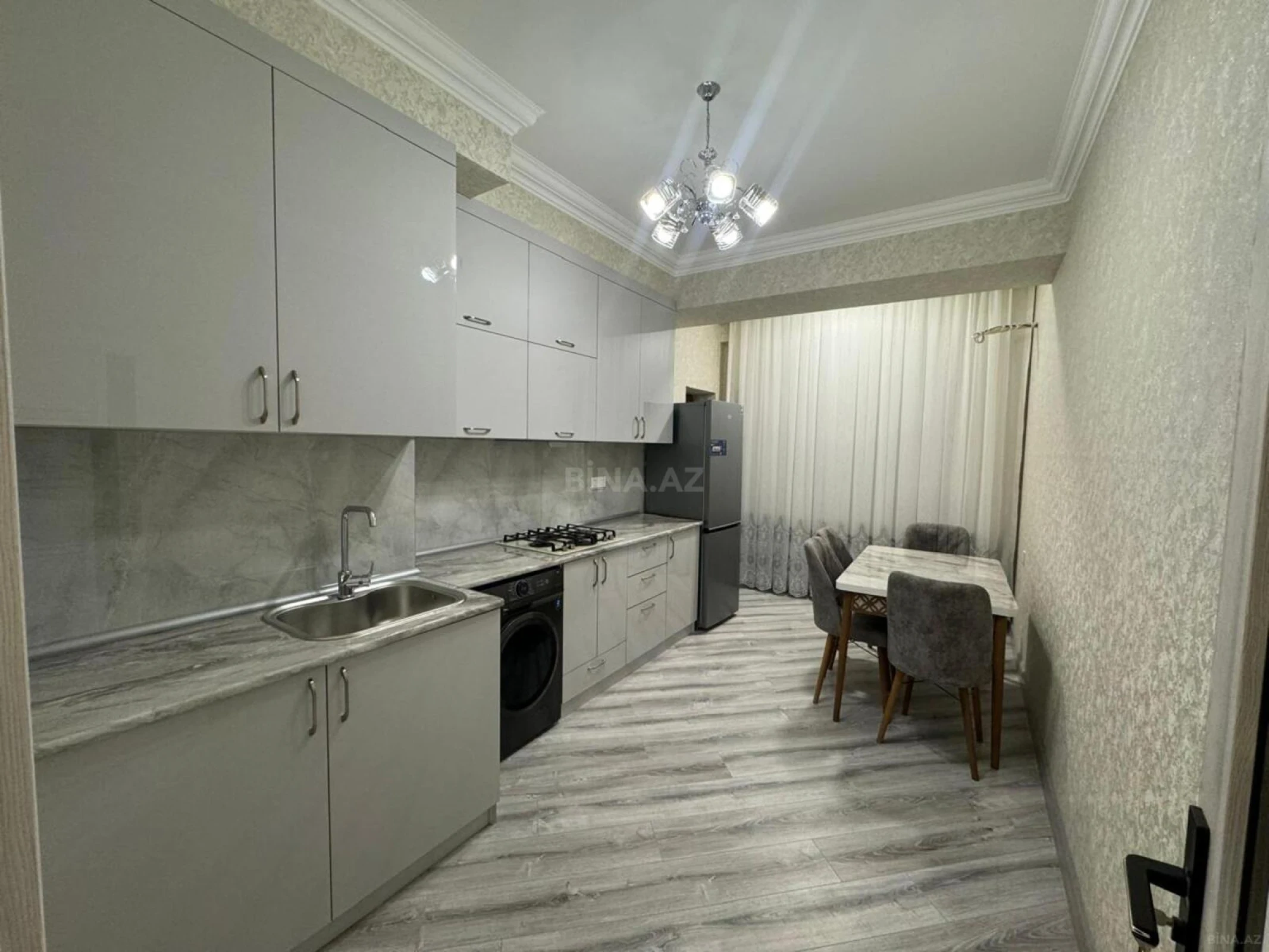 Kirayə verilir 2 otaqlı mənzil 100 m²