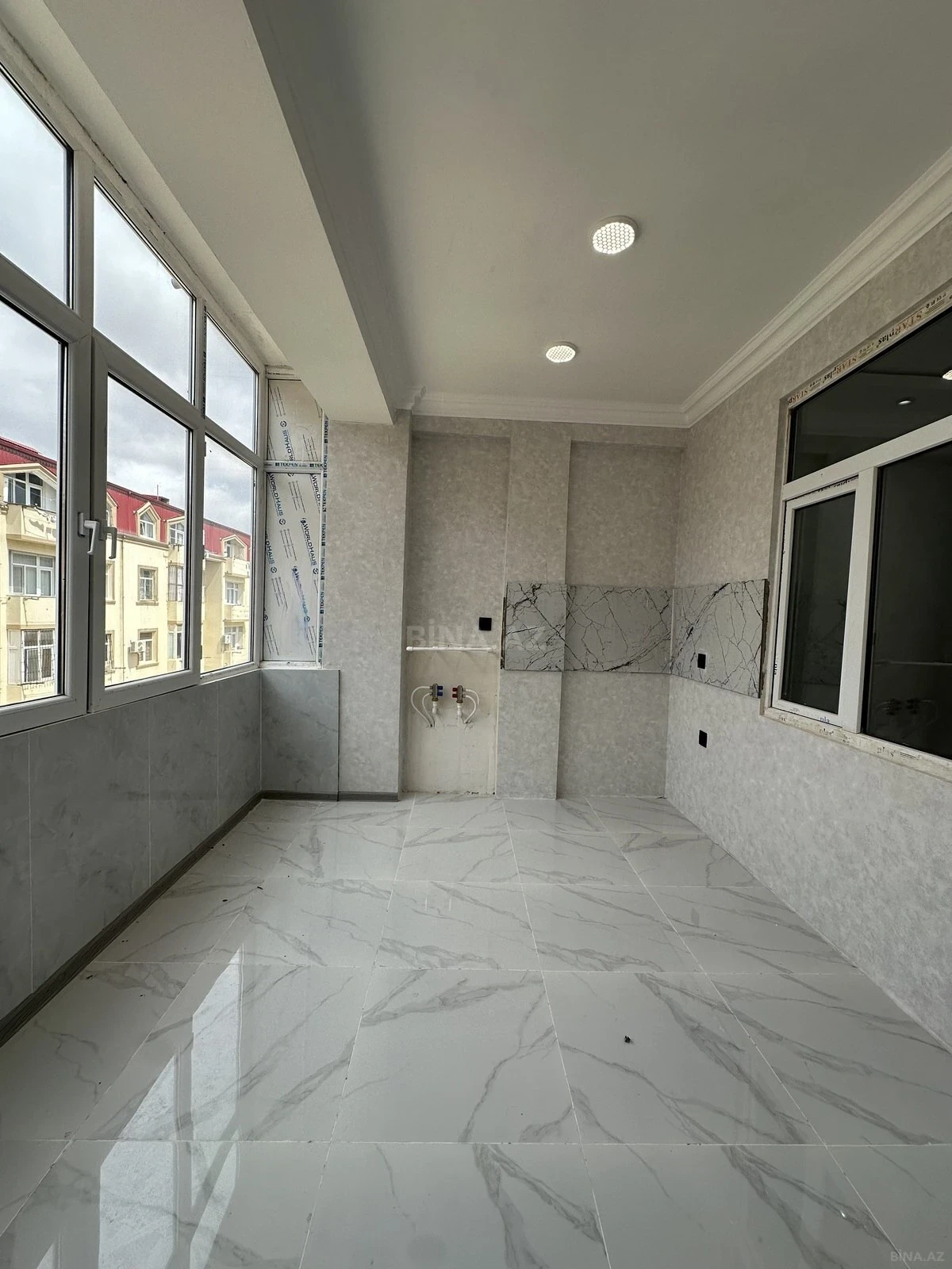 Satılır 3 otaqlı mənzil 83 m²