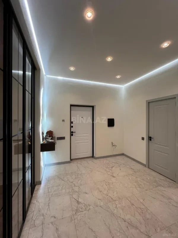 Satılır 3 otaqlı mənzil 98 m²