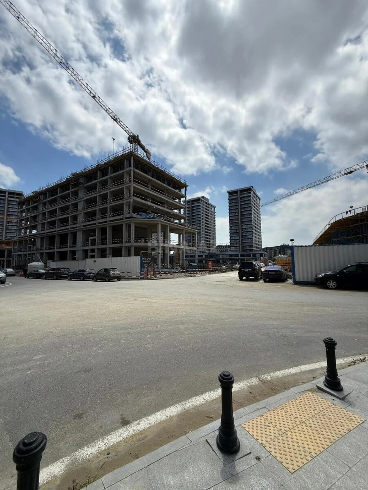 Kirayə verilir obyekt 156 m²