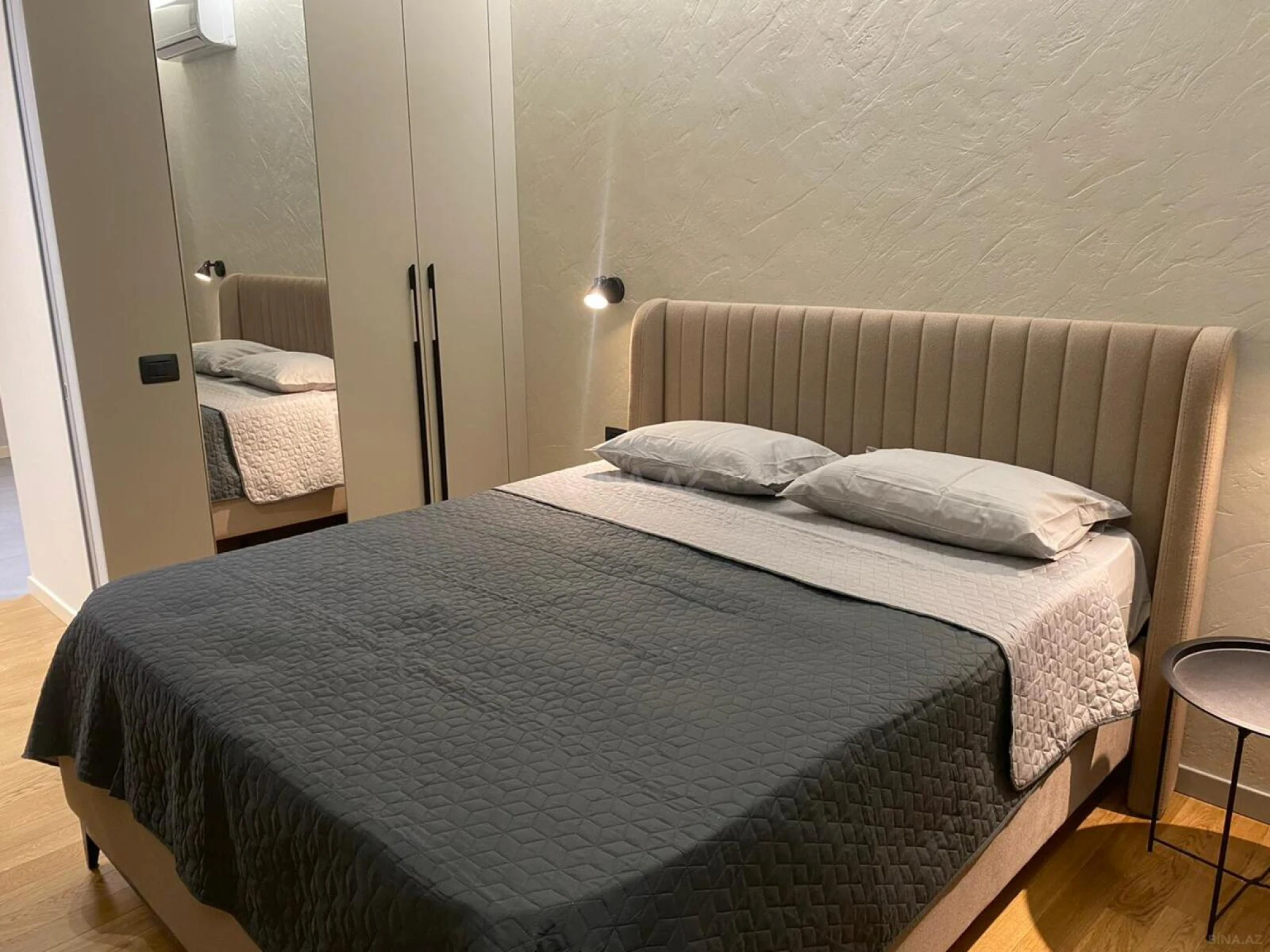Kirayə verilir 2 otaqlı mənzil 75 m²
