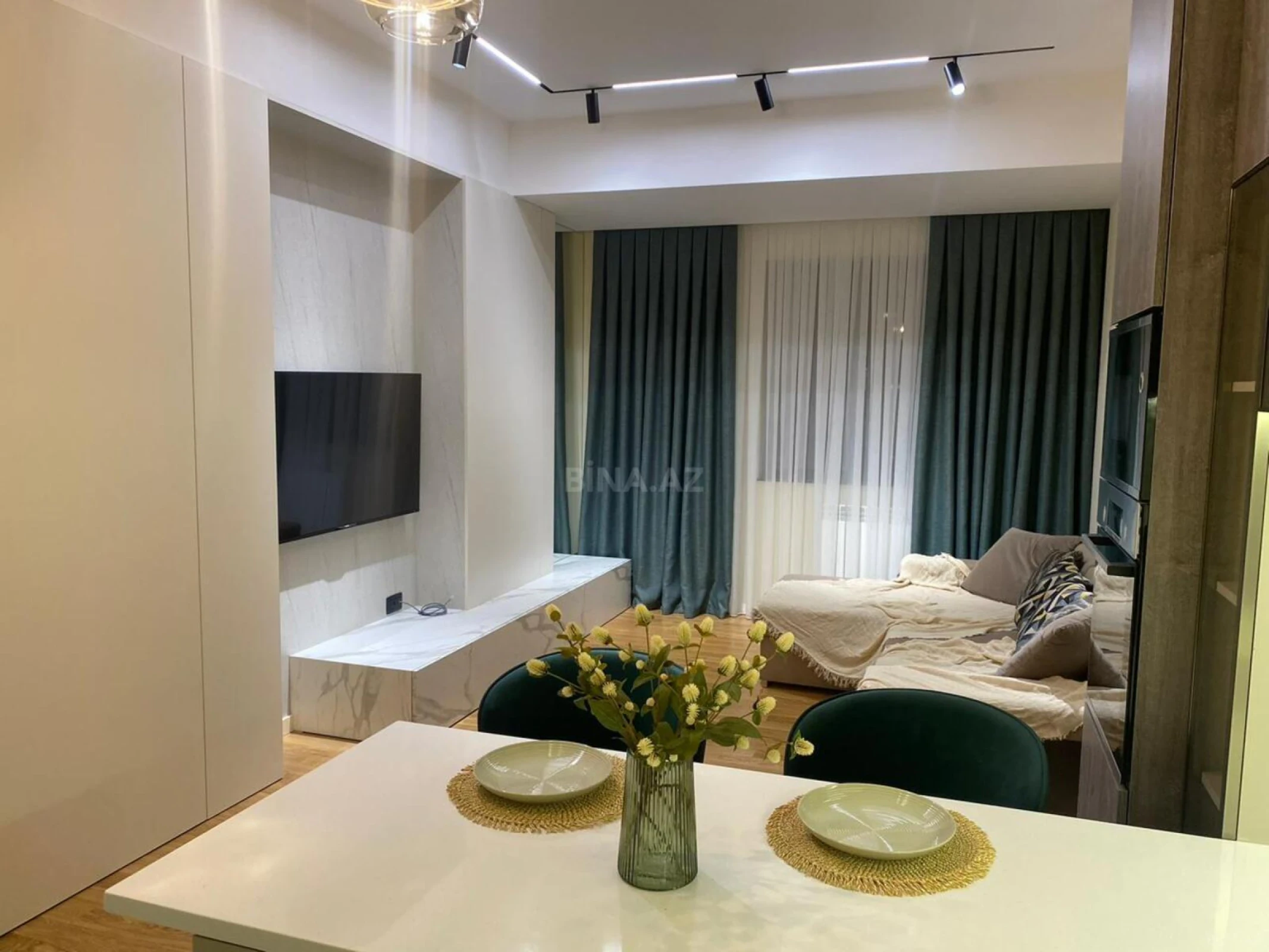 Kirayə verilir 2 otaqlı mənzil 75 m²