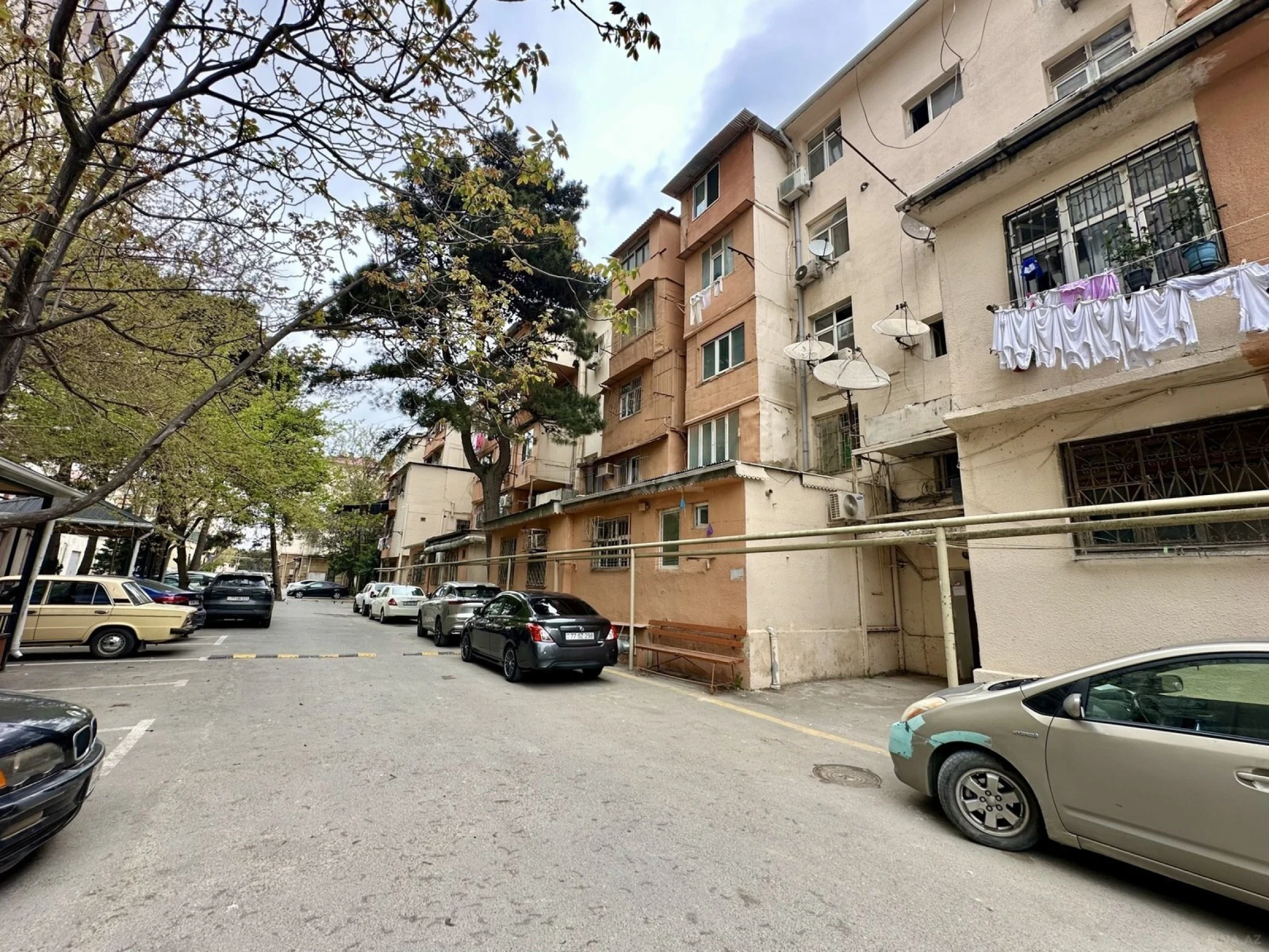 Satılır 2 otaqlı mənzil 43.6 m²