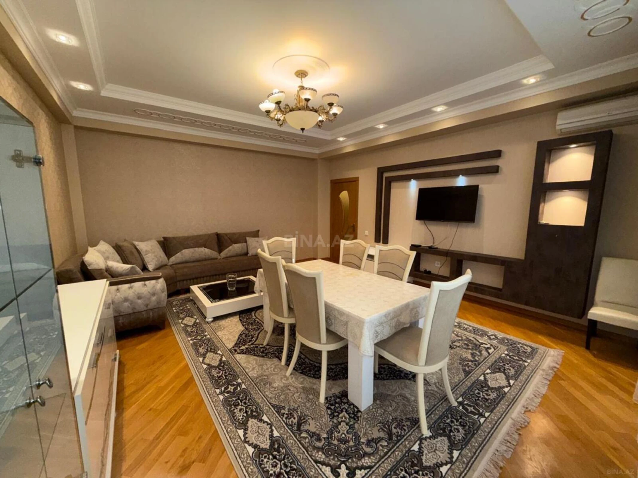 Kirayə verilir 3 otaqlı mənzil 130 m²