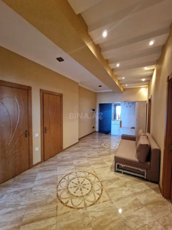 Kirayə verilir 3 otaqlı mənzil 130 m²