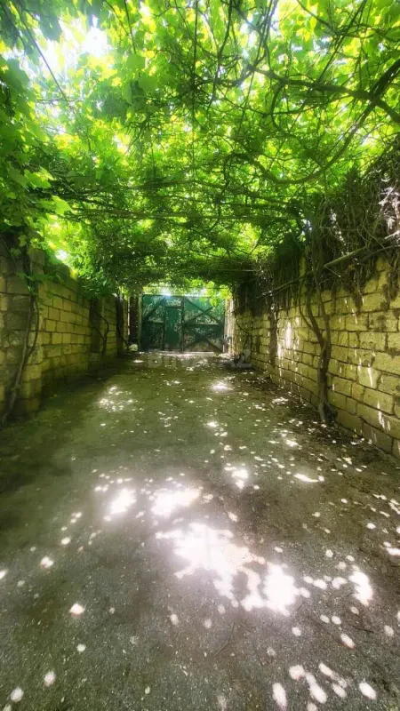 Satılır 5 otaqlı həyət evi 160 m²