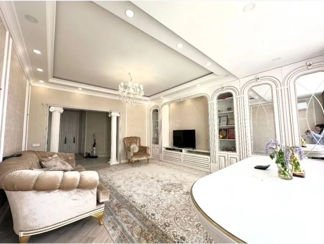Kirayə verilir 3 otaqlı mənzil 120 m²