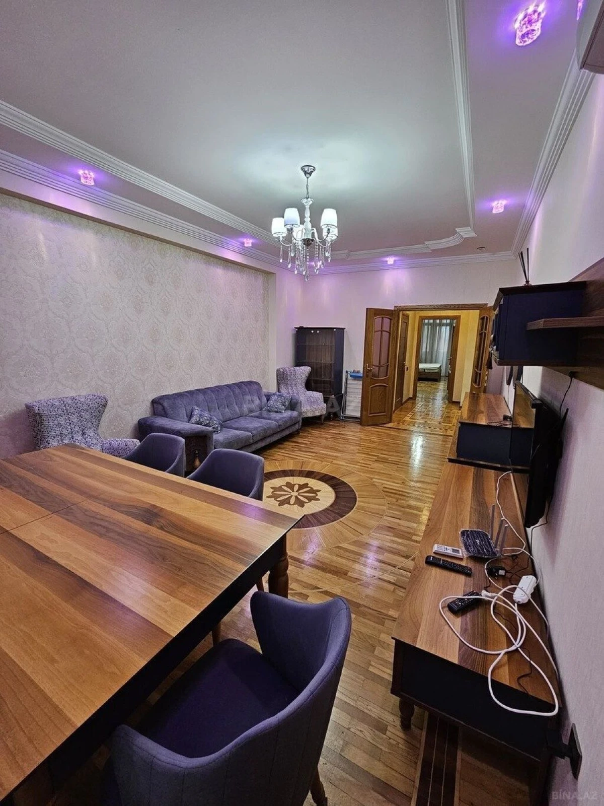 Kirayə verilir 2 otaqlı mənzil 95 m²