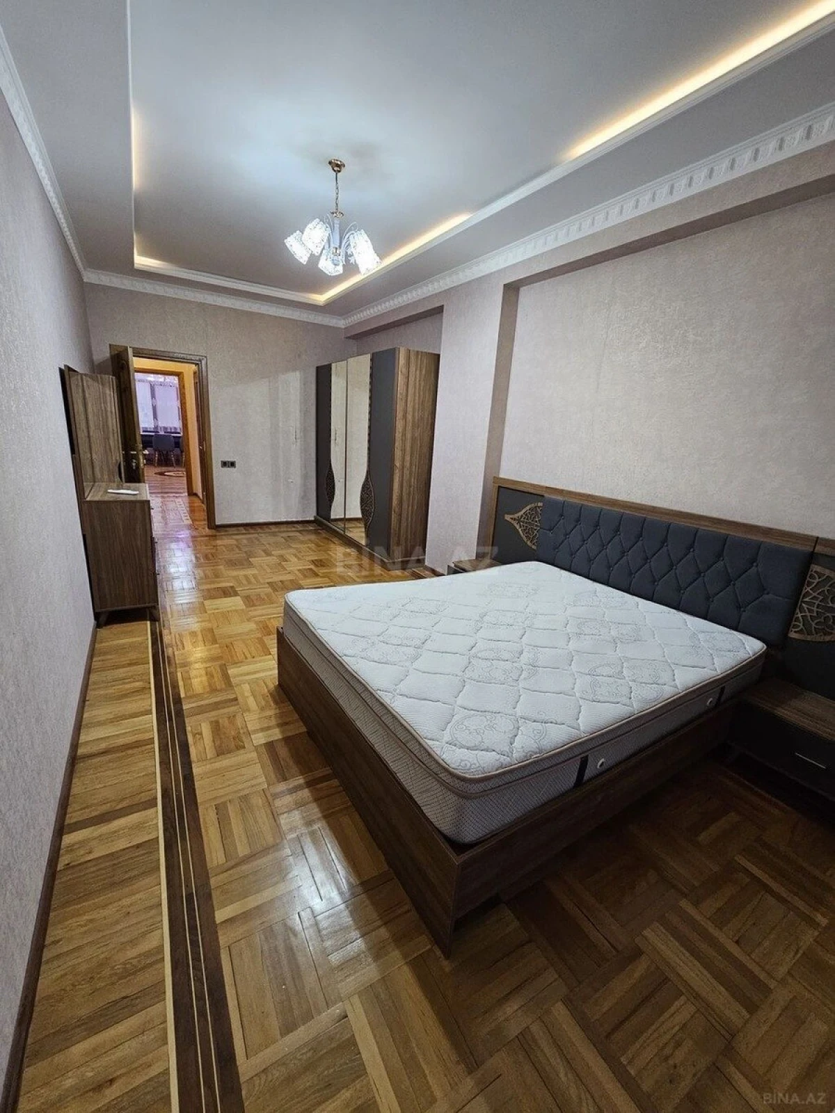 Kirayə verilir 2 otaqlı mənzil 95 m²
