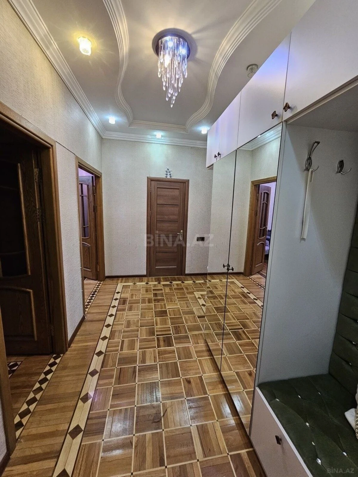 Kirayə verilir 2 otaqlı mənzil 95 m²