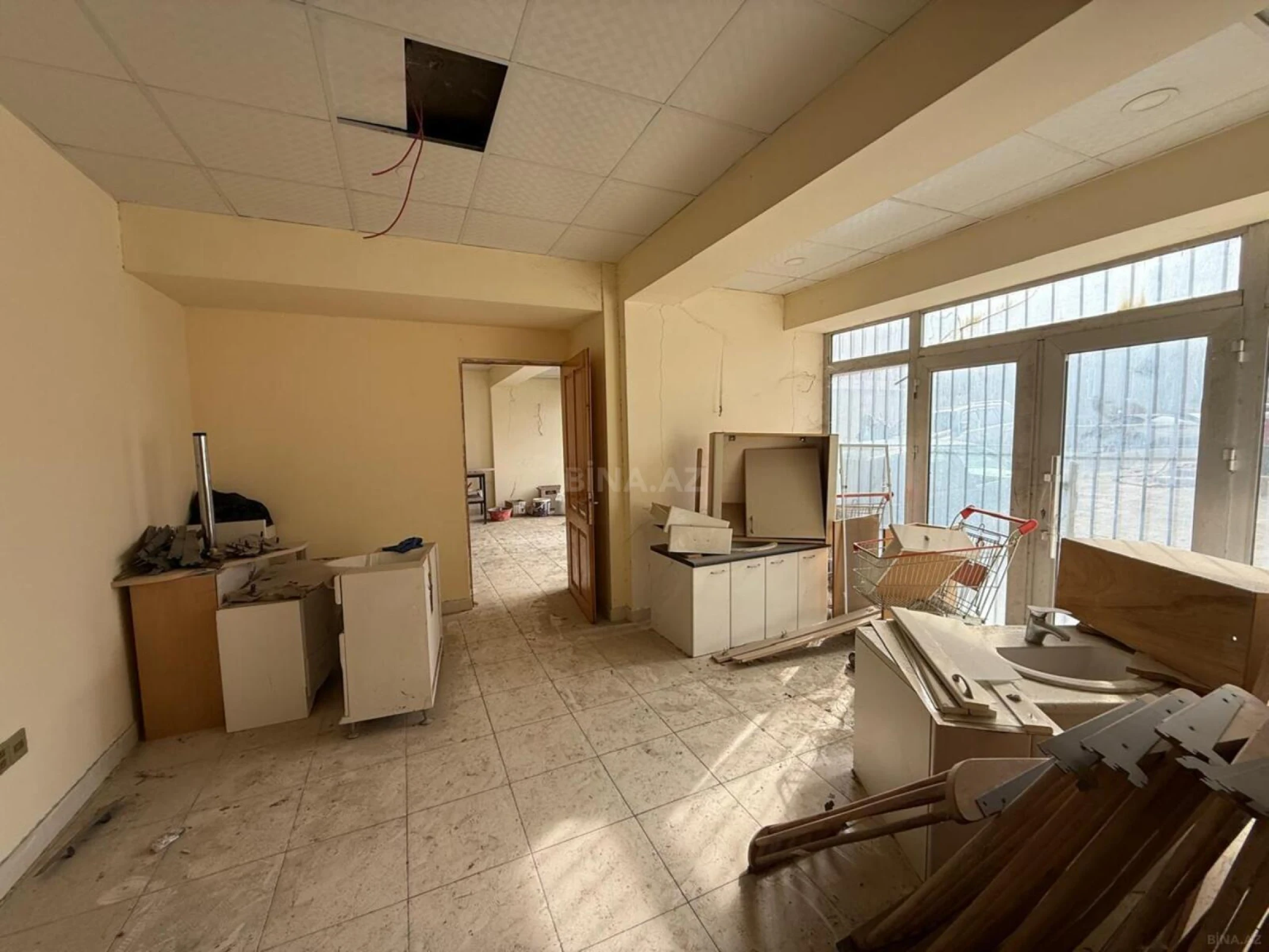 Kirayə verilir obyekt 300 m²