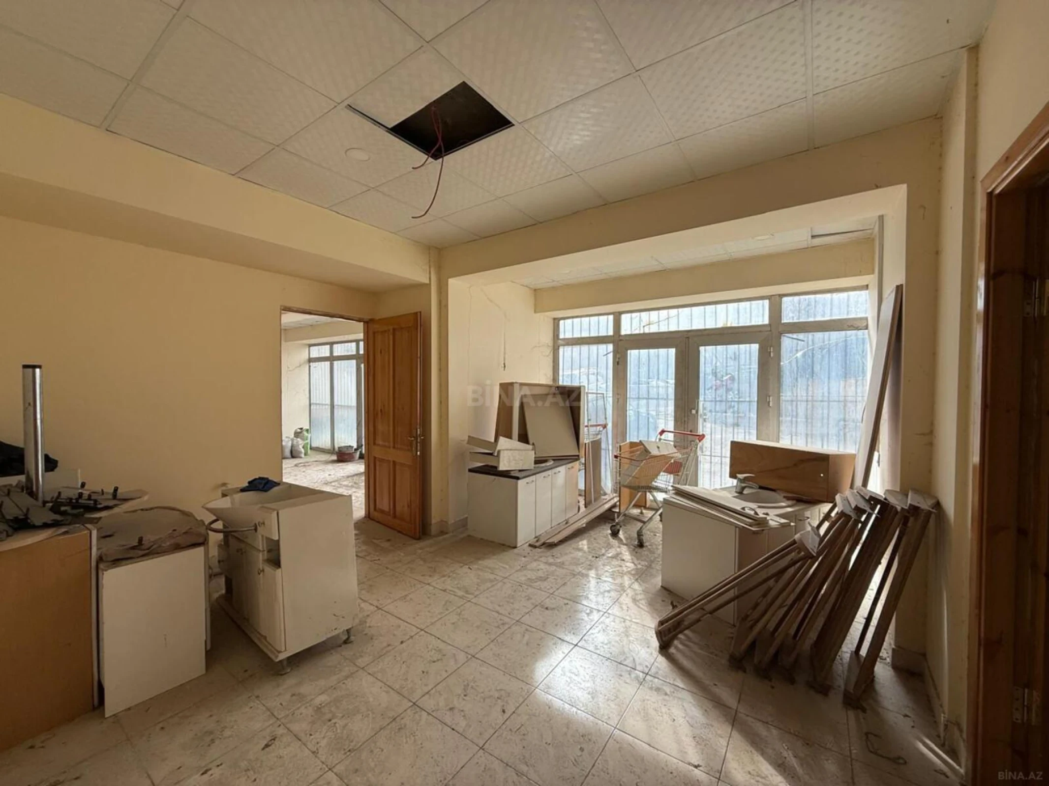 Kirayə verilir obyekt 300 m²