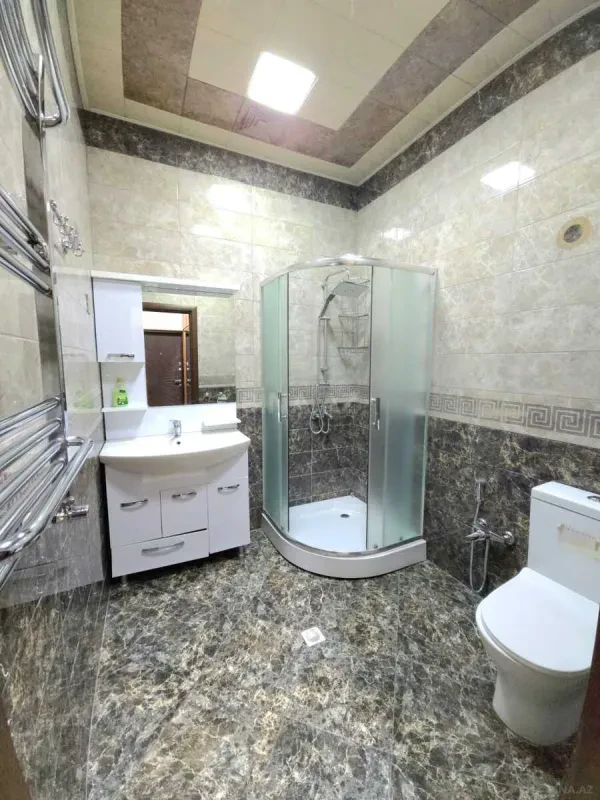 Satılır 2 otaqlı mənzil 83 m²