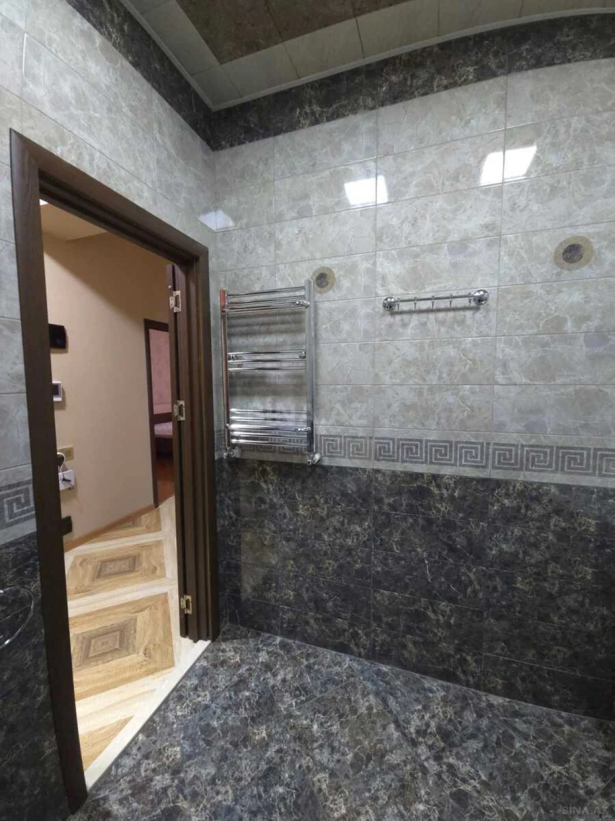 Satılır 2 otaqlı mənzil 83 m²
