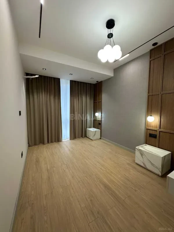 Satılır 3 otaqlı mənzil 145 m²