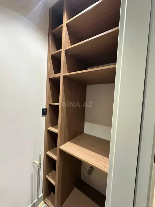 Satılır 3 otaqlı mənzil 145 m²