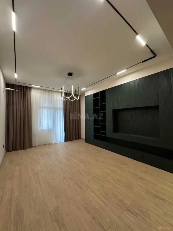 Satılır 3 otaqlı mənzil 145 m²