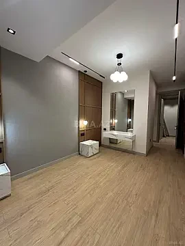 Satılır 3 otaqlı mənzil 145 m²