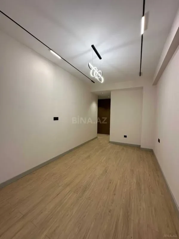Satılır 3 otaqlı mənzil 145 m²