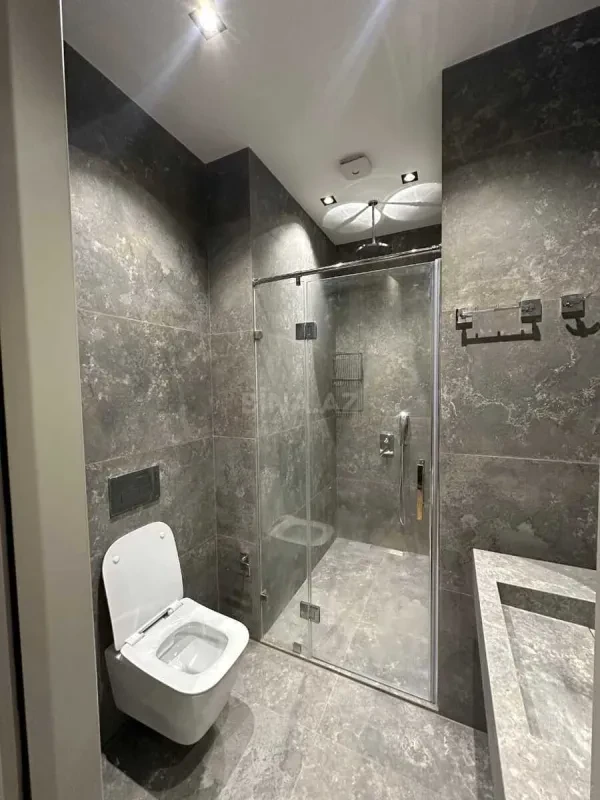 Satılır 3 otaqlı mənzil 145 m²