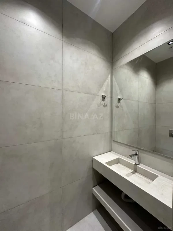Satılır 3 otaqlı mənzil 145 m²