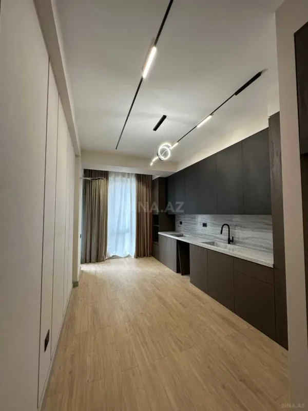 Satılır 3 otaqlı mənzil 145 m²