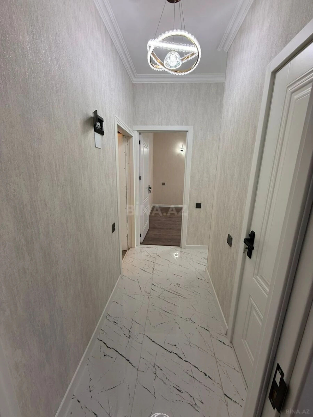 Satılır 2 otaqlı mənzil 70 m²