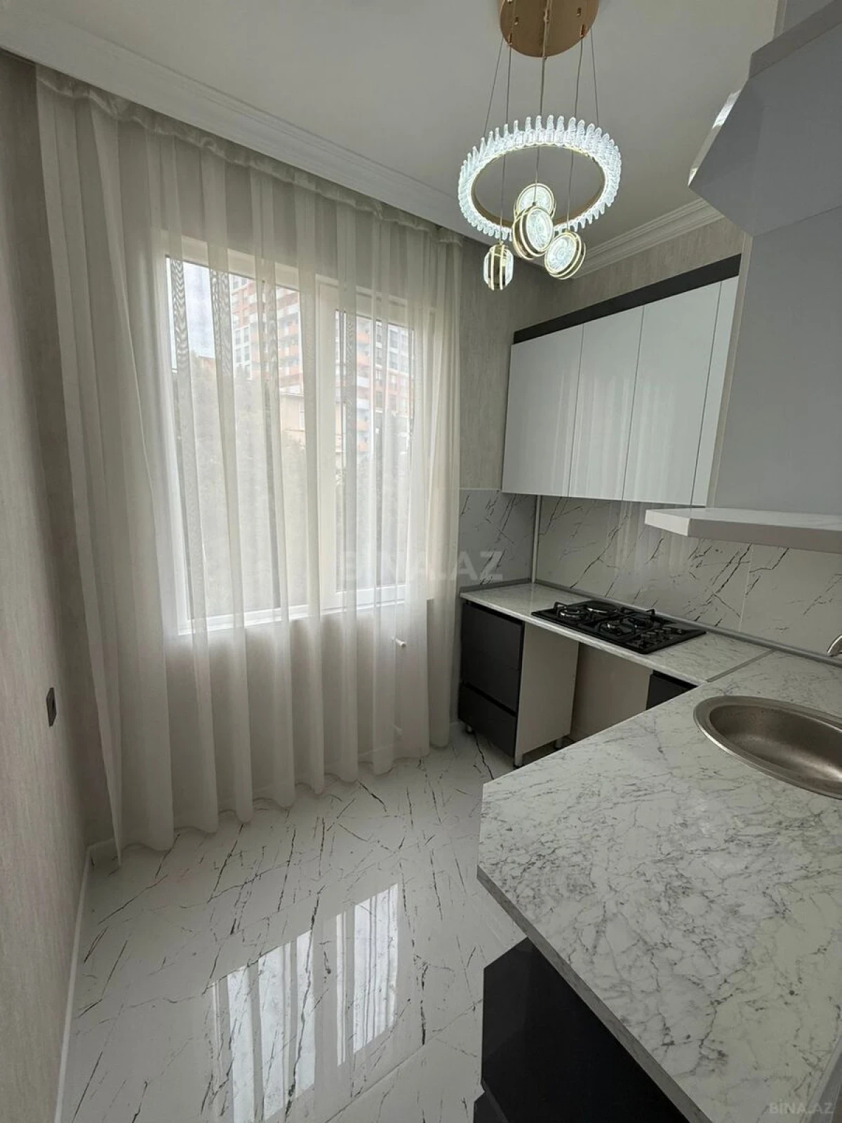 Satılır 2 otaqlı mənzil 70 m²