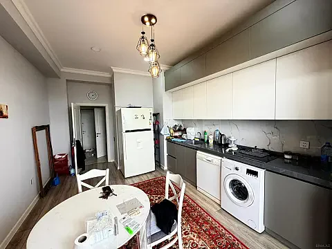 Kirayə verilir 3 otaqlı mənzil 146 m²