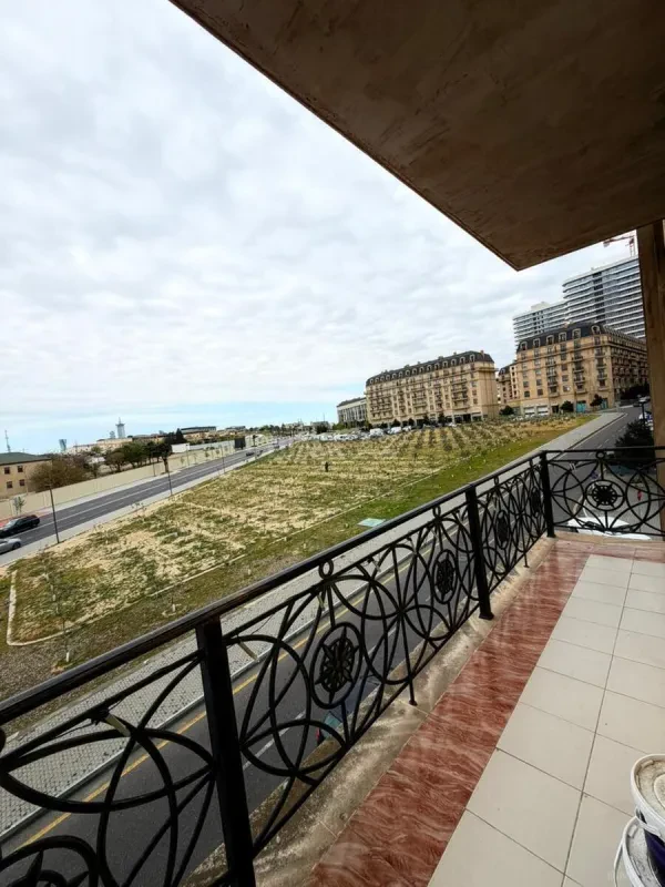 Kirayə verilir 3 otaqlı mənzil 146 m²