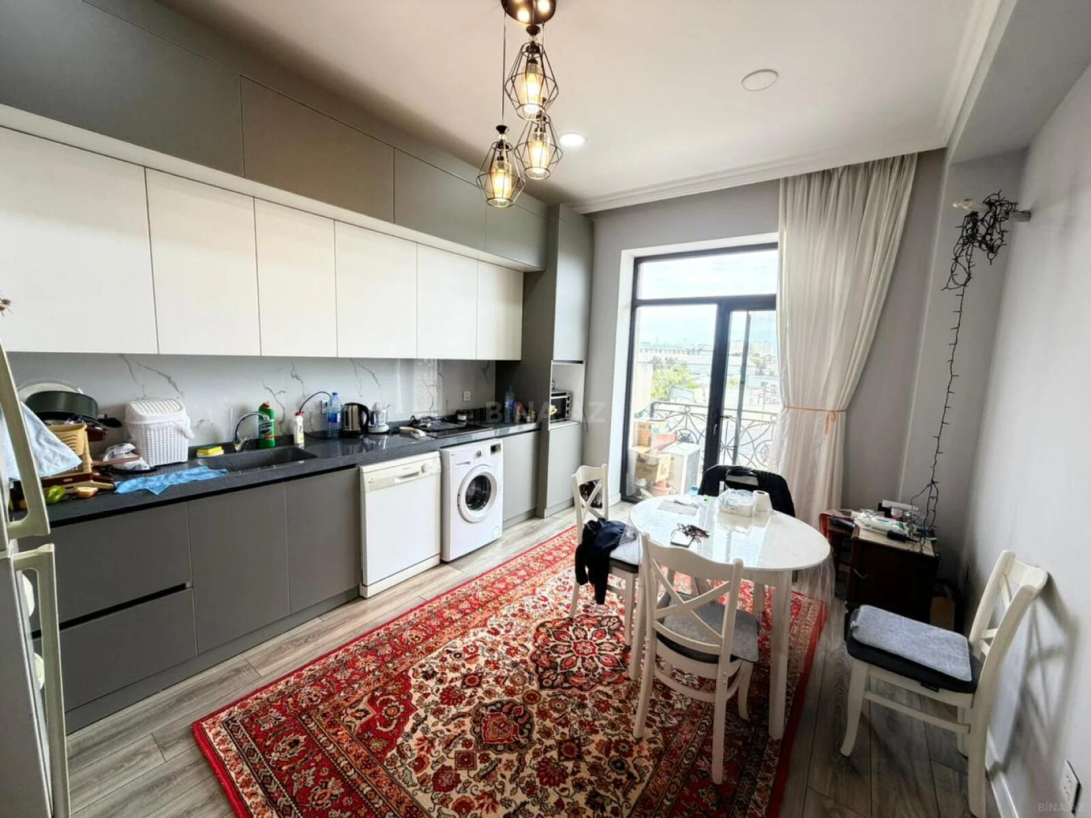 Kirayə verilir 3 otaqlı mənzil 146 m²