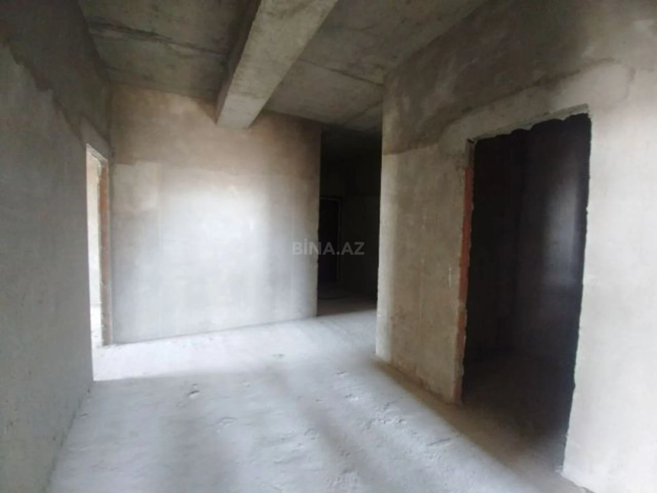 Satılır 3 otaqlı mənzil 137 m²
