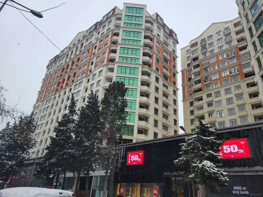 Satılır 3 otaqlı mənzil 137 m²