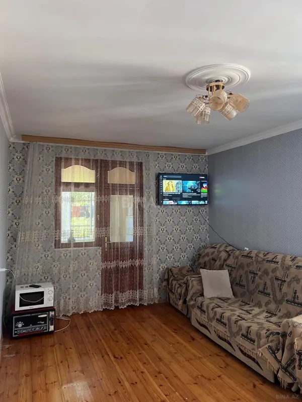 Satılır 4 otaqlı mənzil 105 m²