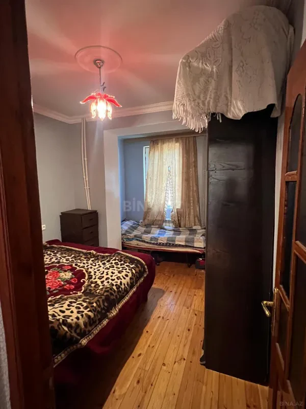 Satılır 4 otaqlı mənzil 105 m²
