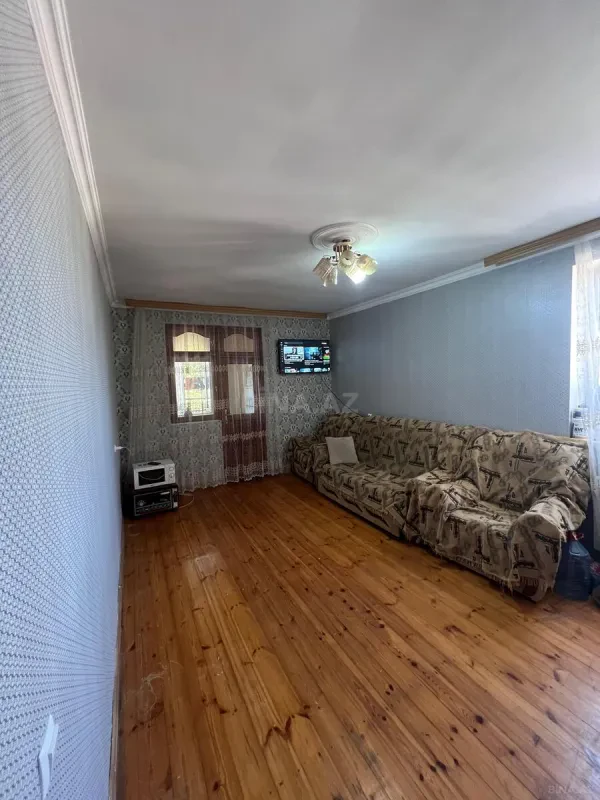 Satılır 4 otaqlı mənzil 105 m²