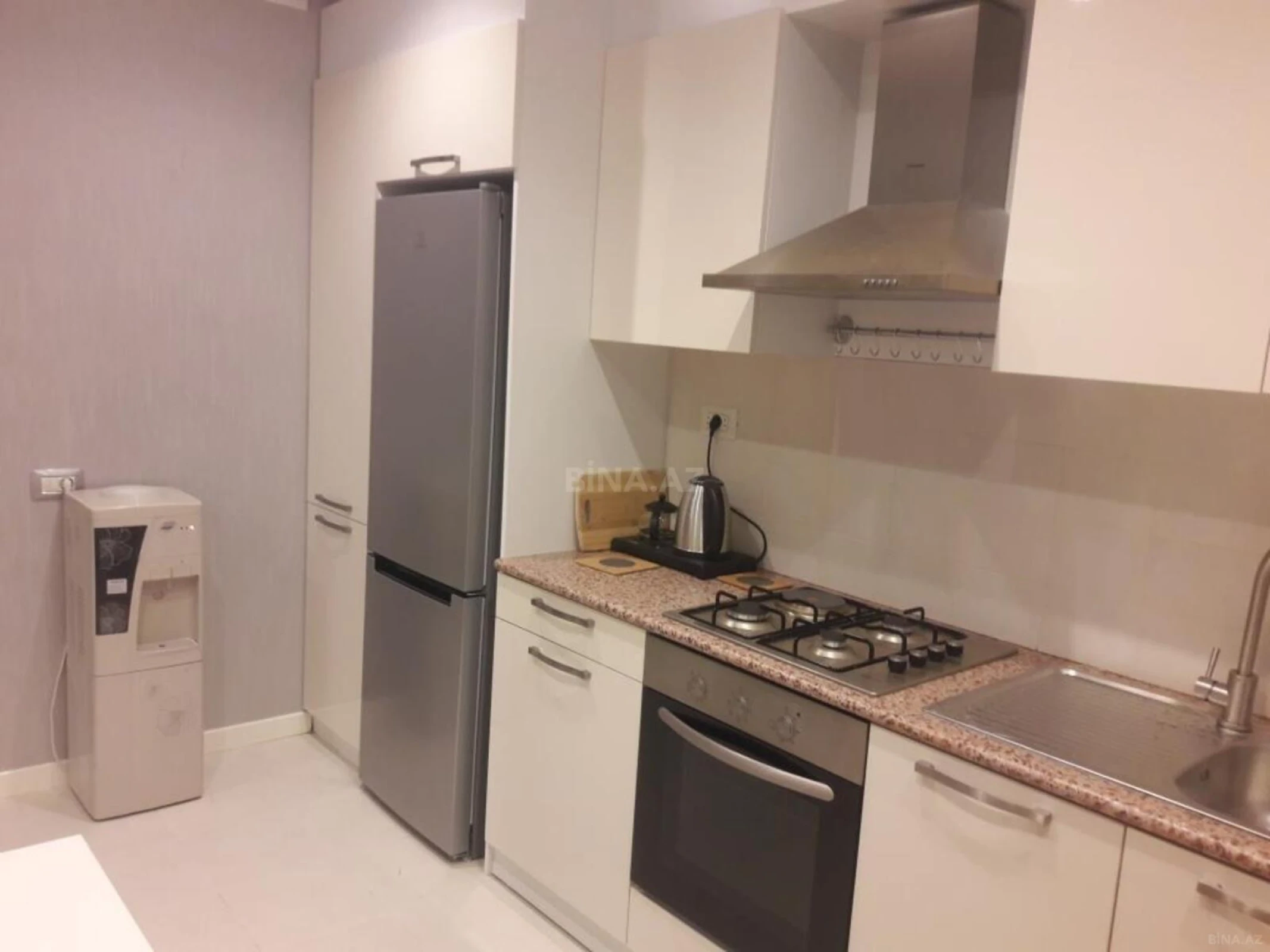 Kirayə verilir 2 otaqlı mənzil 73 m²