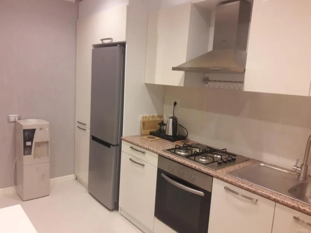 Kirayə verilir 2 otaqlı mənzil 73 m²