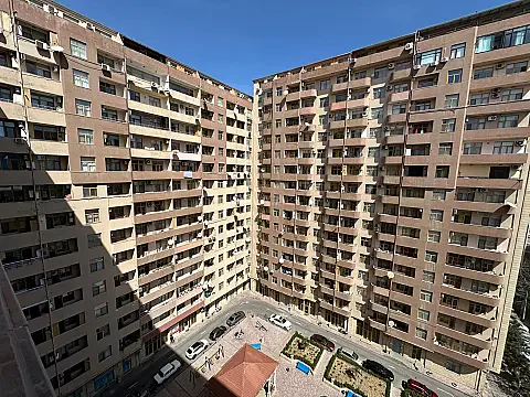Satılır 3 otaqlı mənzil 130 m²
