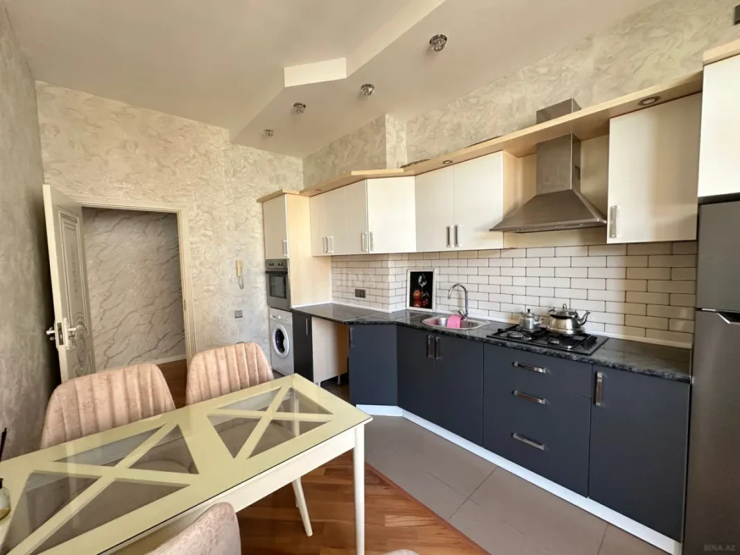 Satılır 3 otaqlı mənzil 130 m²