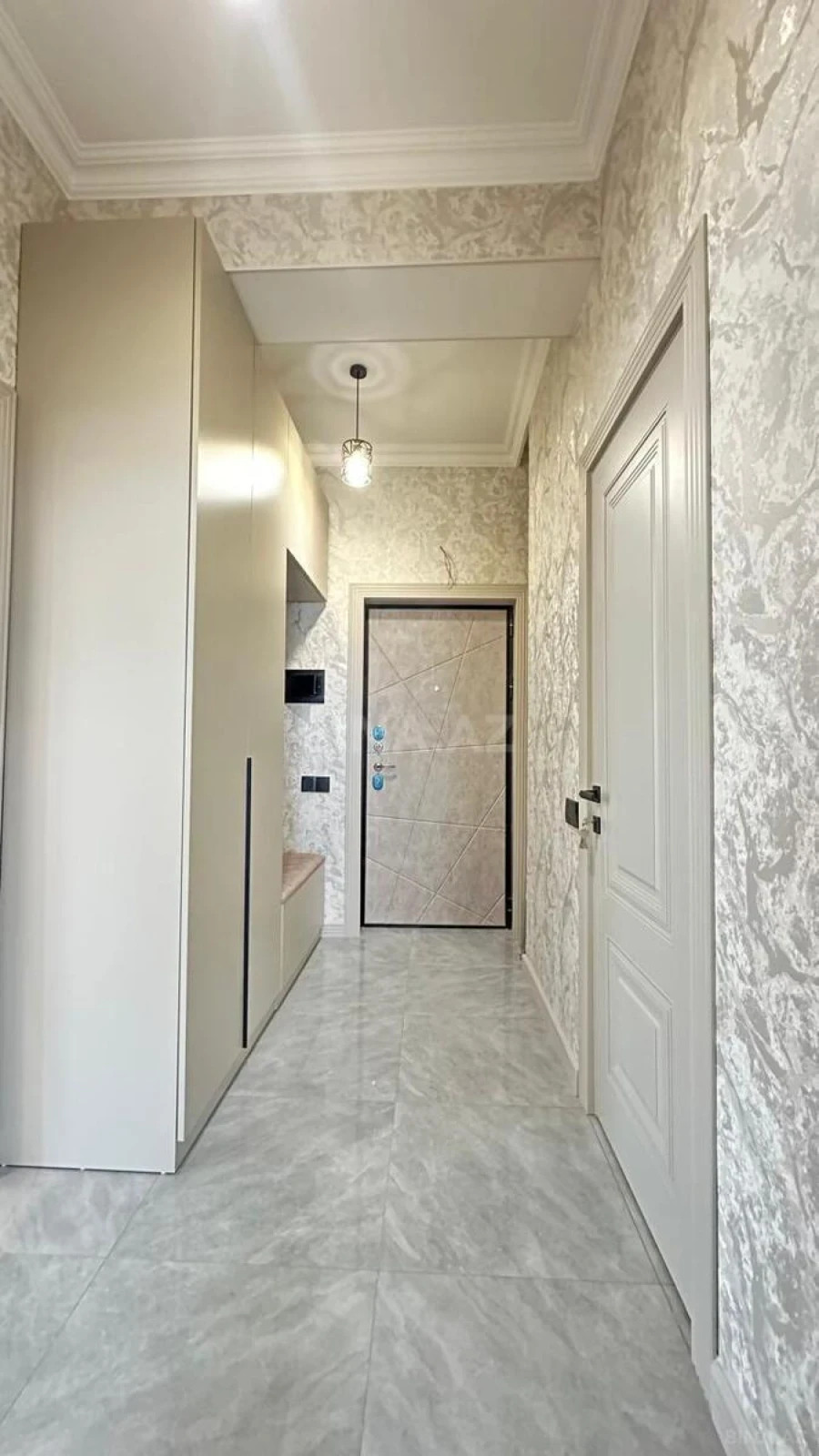 Satılır 2 otaqlı mənzil 75 m²
