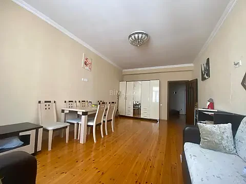 Kirayə verilir 2 otaqlı mənzil 65 m²