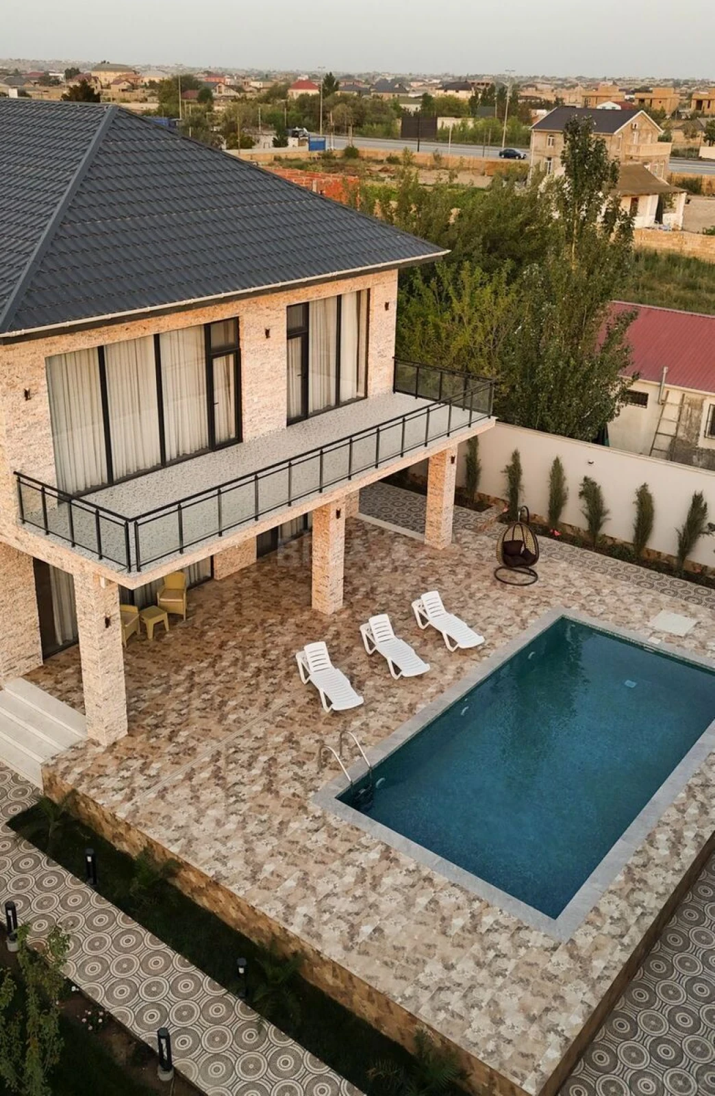 Kirayə verilir 5 otaqlı həyət evi 400 m²
