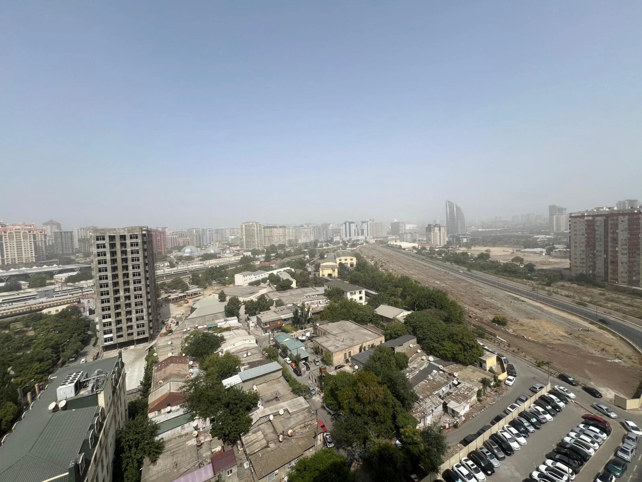 Satılır 4 otaqlı mənzil 190 m²