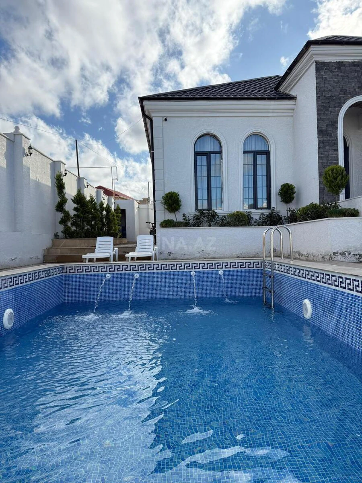 Kirayə verilir 5 otaqlı həyət evi 160 m²